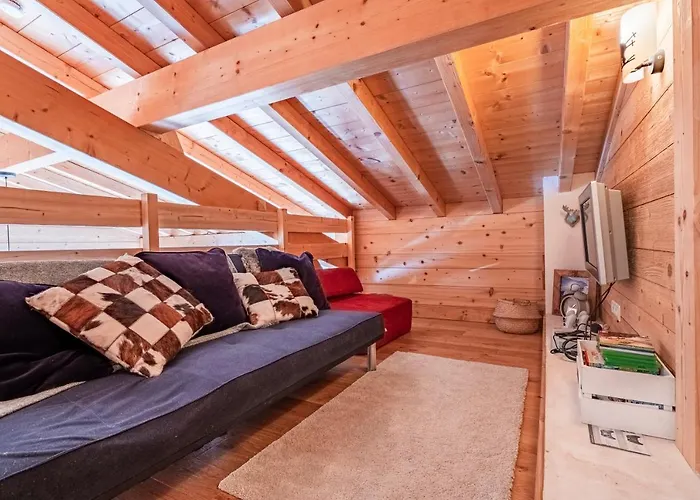 2 Bed Chalet, Sleeps 5 With Shared Pool - Morzine