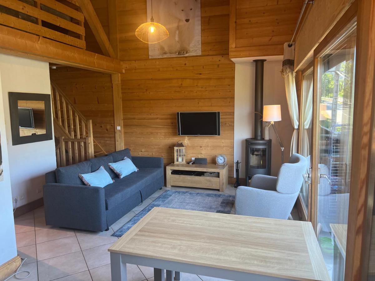 Chalet 2 Bed Chalet, Sleeps 5 With Shared Pool -