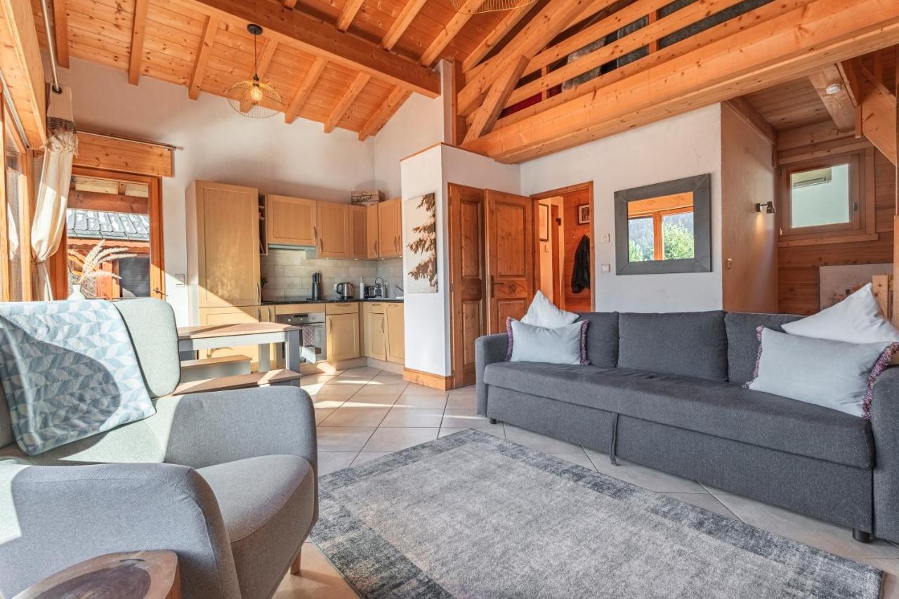 2 Bed Chalet, Sleeps 5 With Shared Pool - Morzine