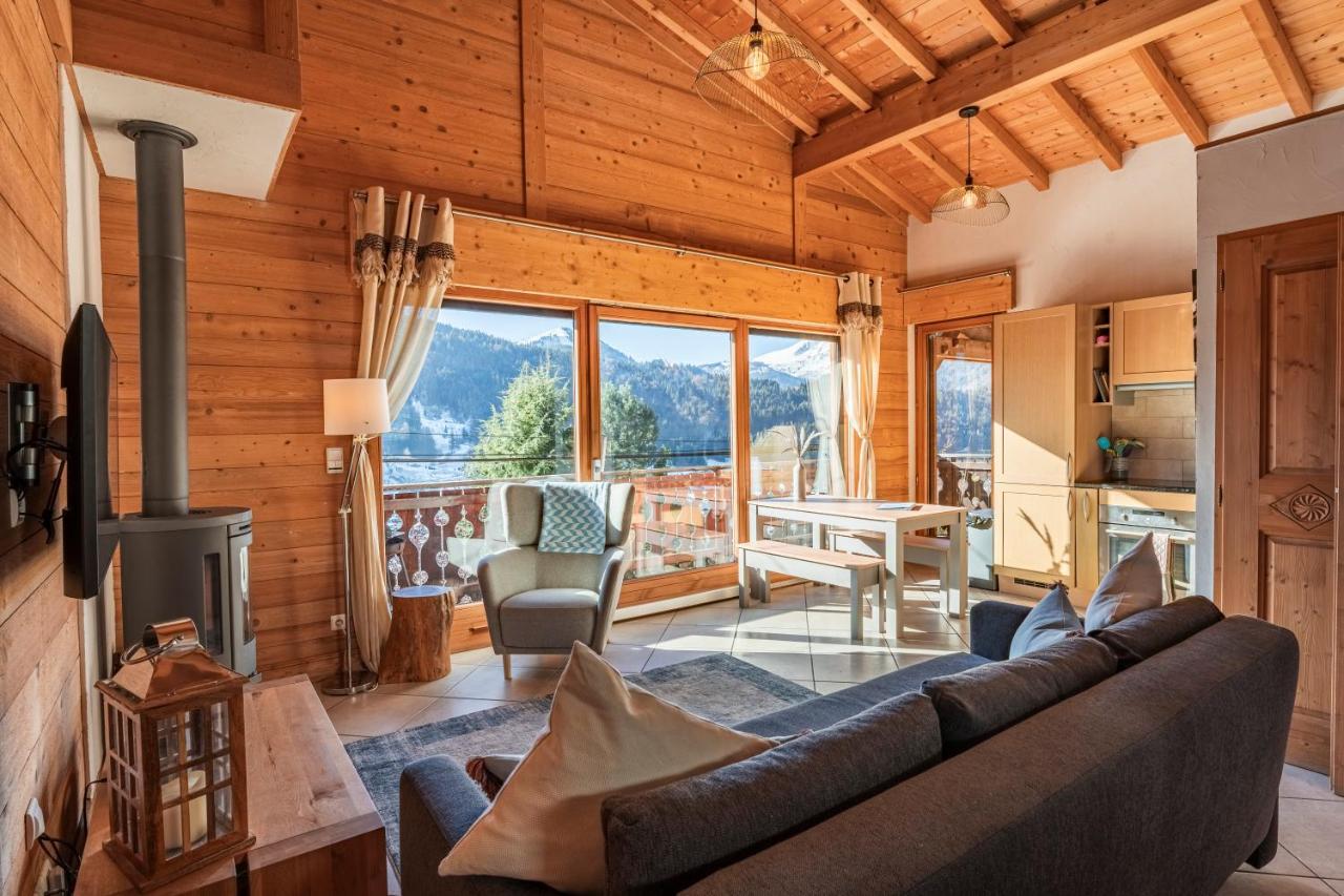 Chalet 2 Bed Chalet, Sleeps 5 With Shared Pool - Morzine