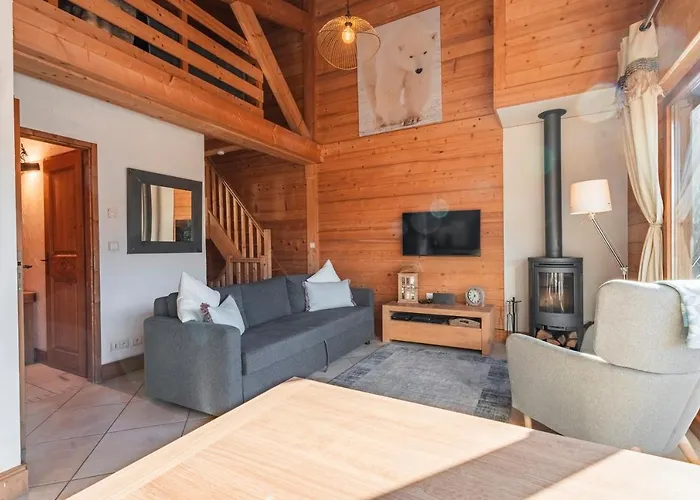 2 Bed Chalet, Sleeps 5 With Shared Pool - Morzine