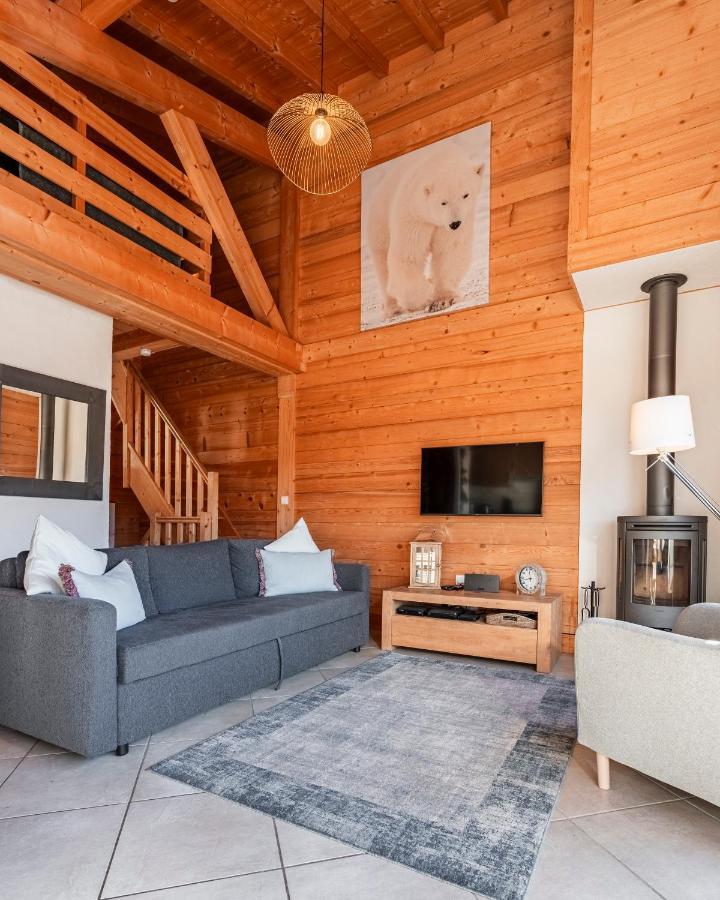 2 Bed Chalet, Sleeps 5 With Shared Pool - *